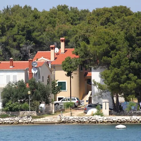 Apartments By The Sea Verunic, Dugi Otok - 8103 Apartment