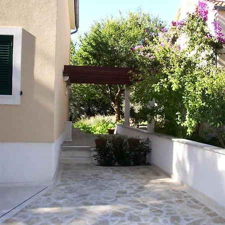 Apartment Apartments By The Sea Verunic, Dugi Otok - 8103