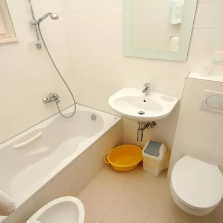 Apartments By The Sea Verunic, Dugi Otok - 8103 Veli Rat
