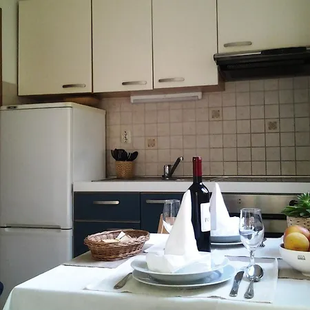 Apartments By The Sea Verunic, Dugi Otok - 8103 Apartment *