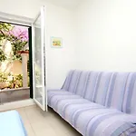By The Sea Verunic, Dugi Otok - 8103 Apartmán