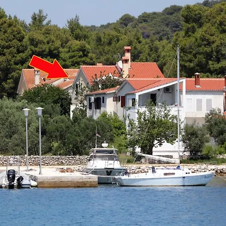 Apartments By The Sea Verunic, Dugi Otok - 8103 * Veli Rat