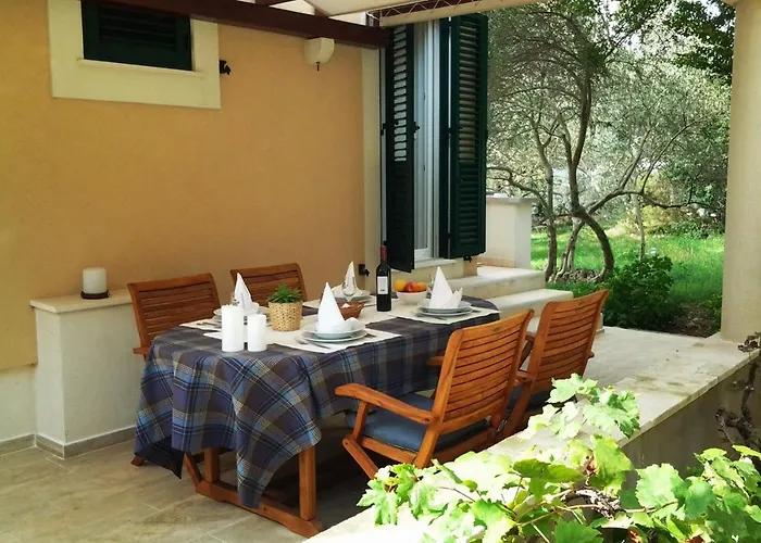 Apartment Apartments By The Sea Verunic, Dugi Otok - 8103 *