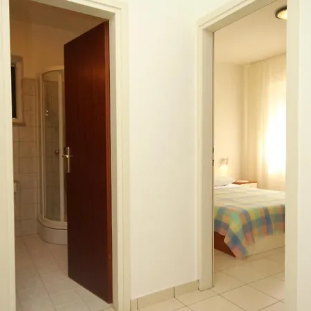 아파트 By The Sea Verunic, Dugi Otok - 8103 *